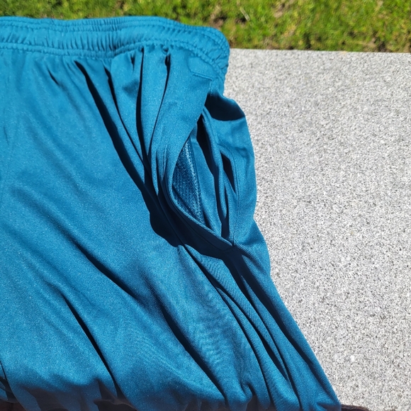 Under Armour - Picture 2 of 5